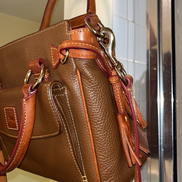 Dooney & Bourke brown leather bag with gold hardware- like new condition - Picture 5 of 16